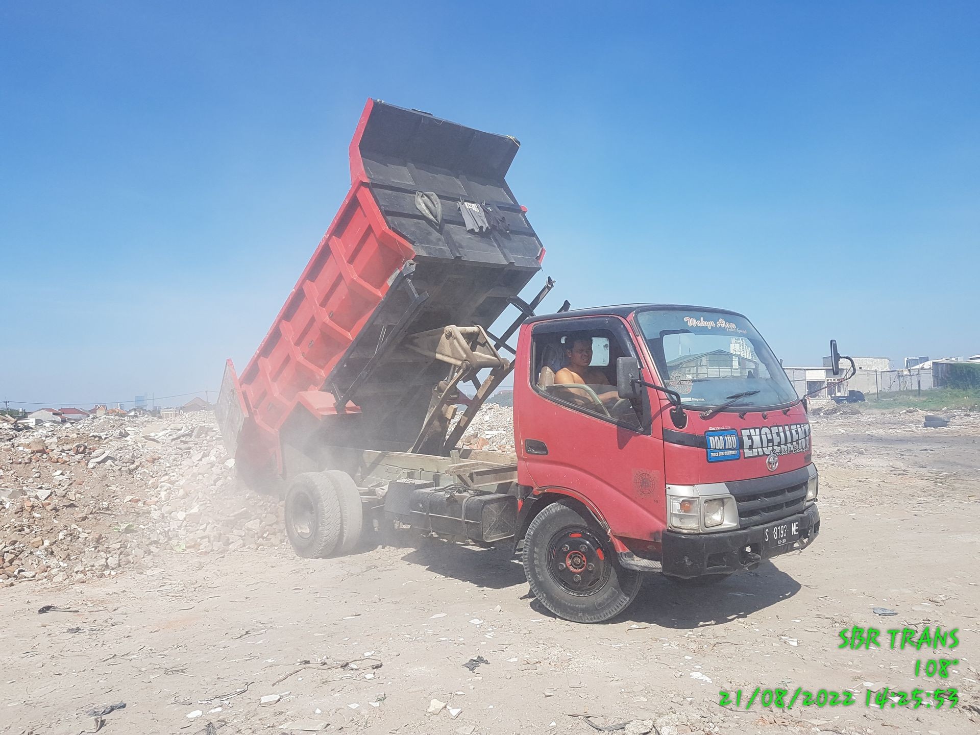 Pengurukan Lahan dumptruk 4m³