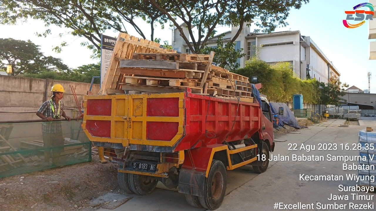 Buang Sampah Pergudangan